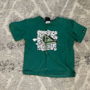 Quicksilver size 4